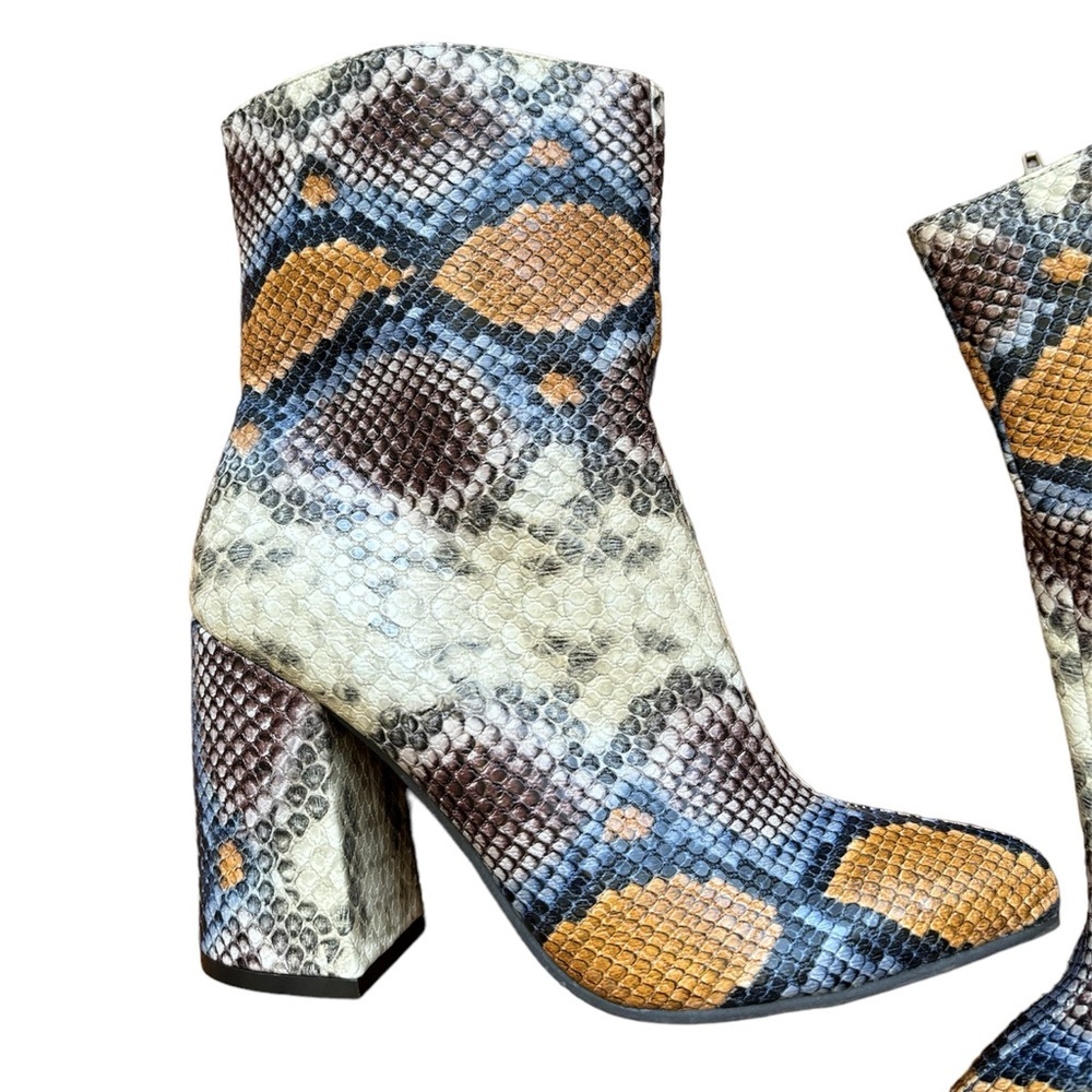 Kaari Blue Snakeskin Faux Leather Chunky Heel Boots Womens Sz 7 - Picture 6 of 7